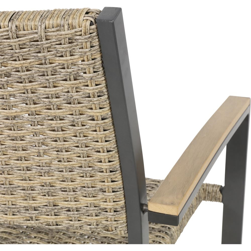 Arezzo wicker stackable chair